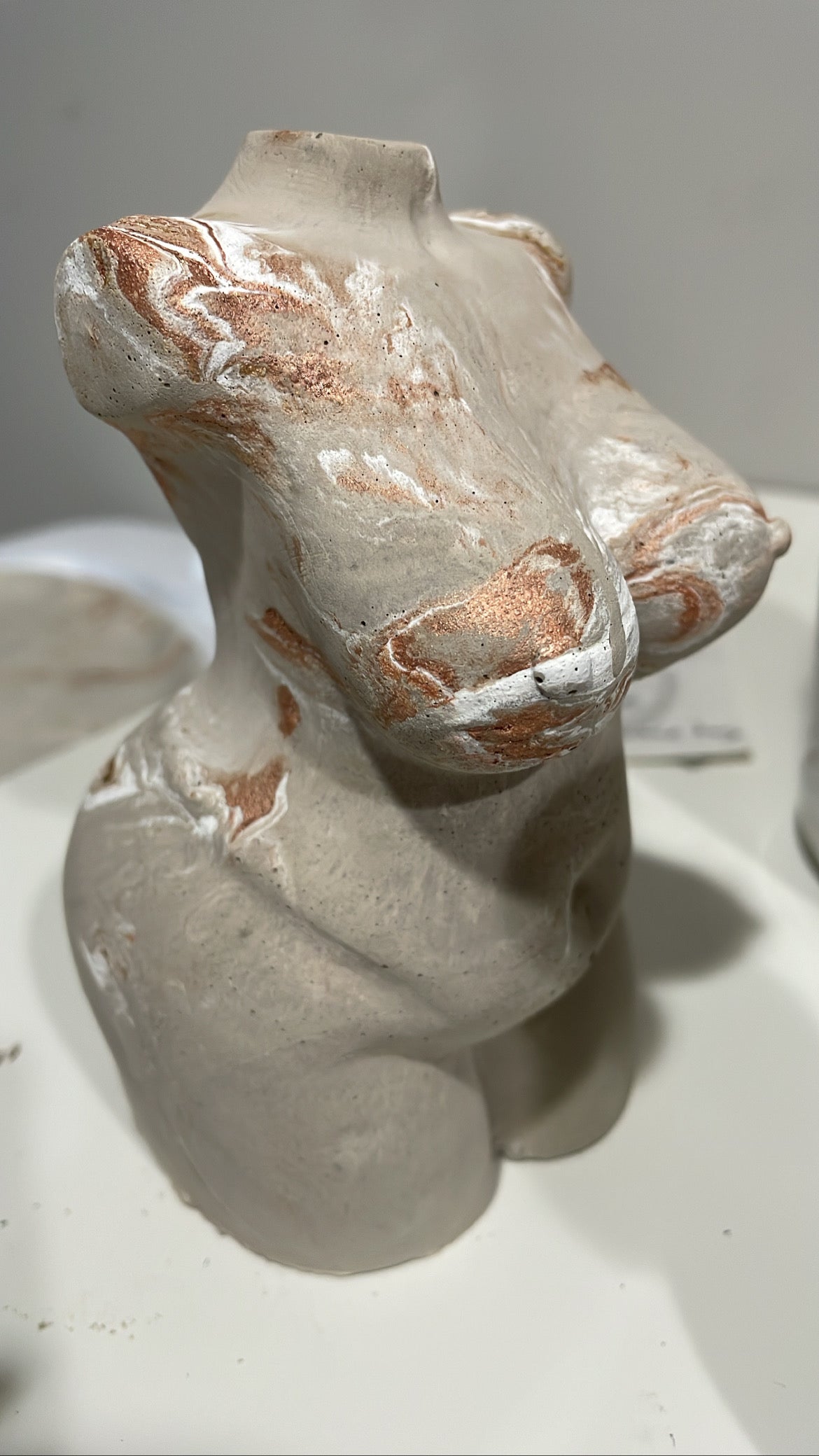 THIQUE body sculpture